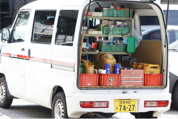 巡回サービス車内部